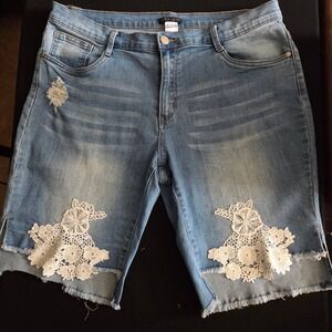 Venus Womens Lace Applique Bermuda Denim Shorts Light Wash Distressed Size 16